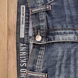 DKNY SOHO SKINNY JEANS